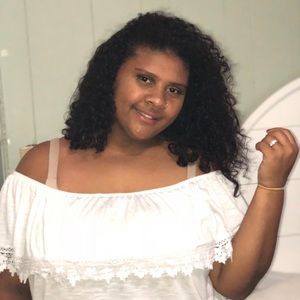 Meet your Posher, Chloe